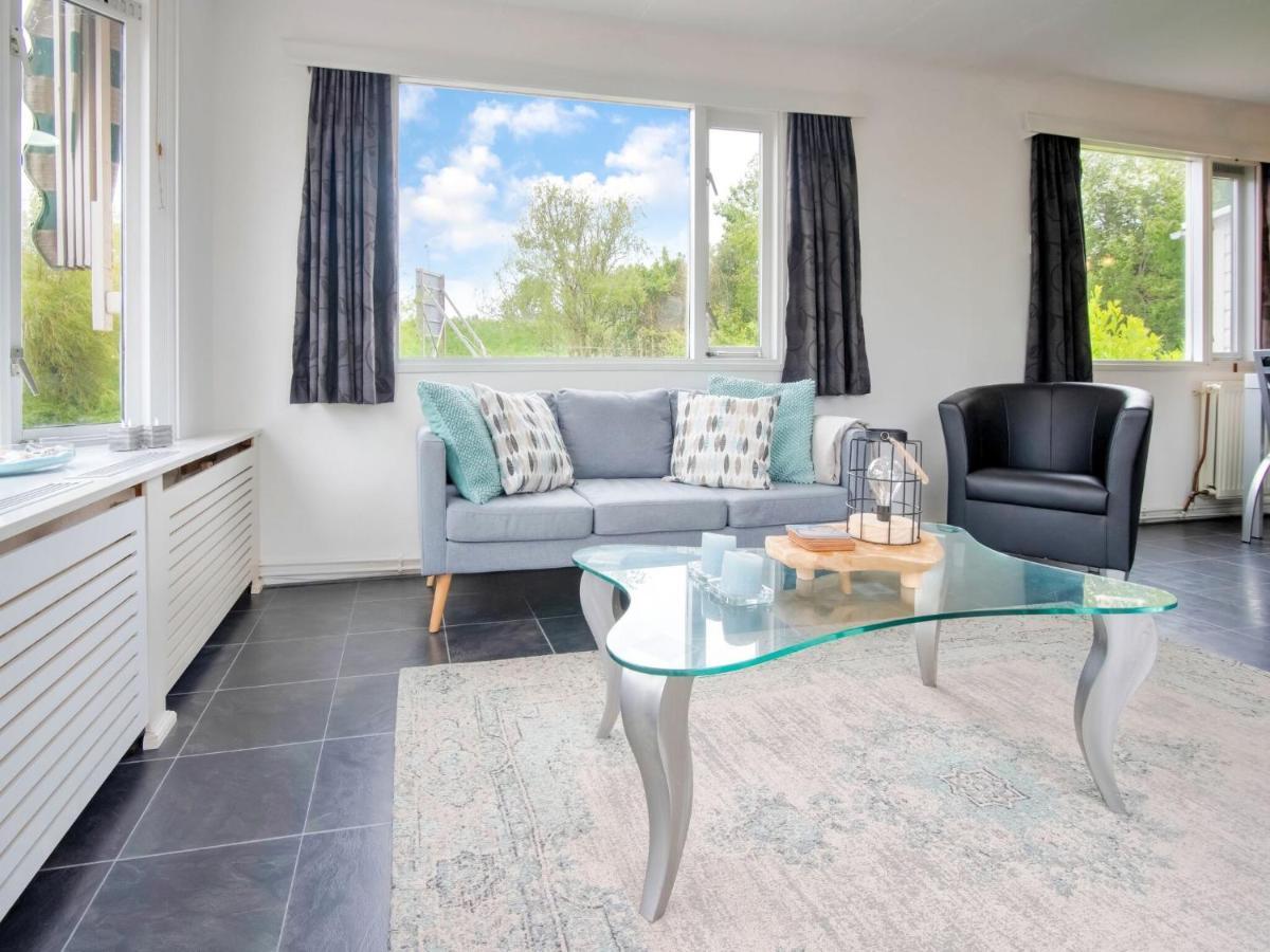 Fantastic Villa In Ooltgensplaat With Jetty מראה חיצוני תמונה