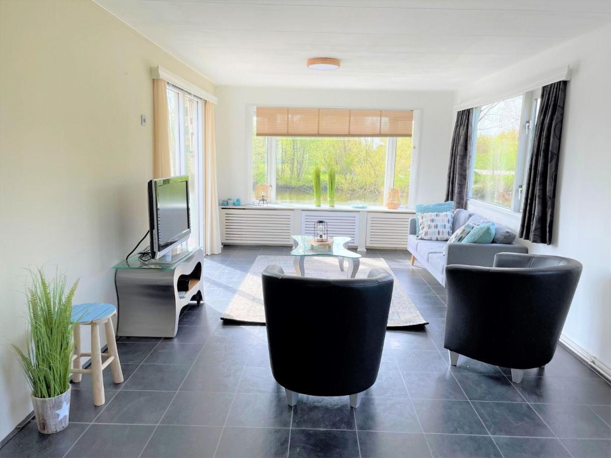 Fantastic Villa In Ooltgensplaat With Jetty מראה חיצוני תמונה